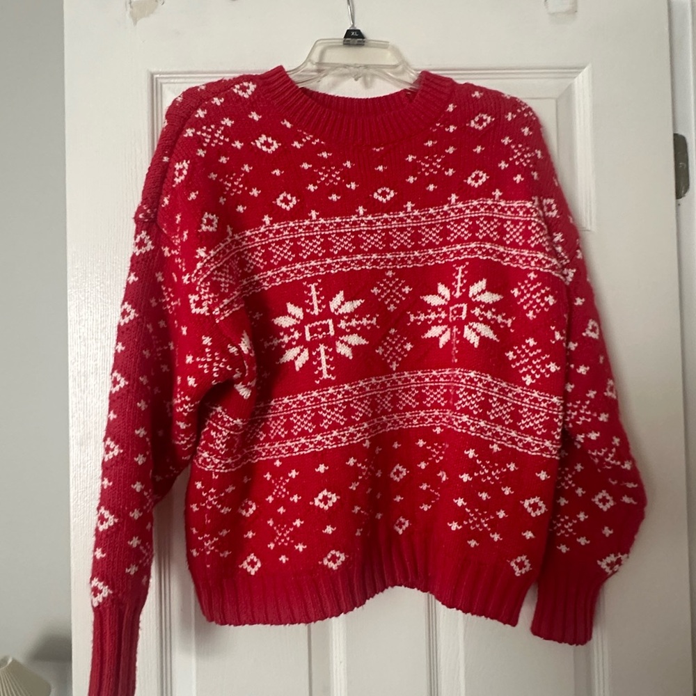 NWOT American Eagle Christmas sweater